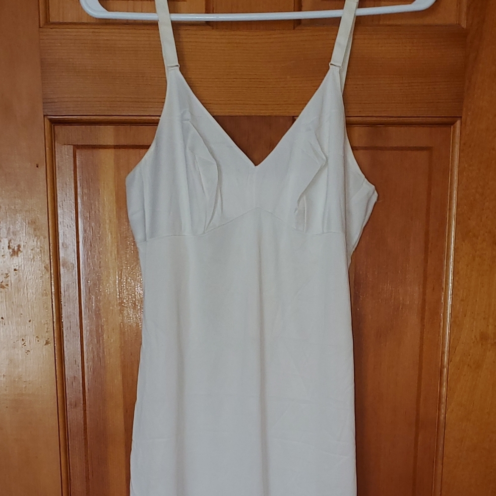 Vintage Artemis Design Co. Ivory Nylon Slip